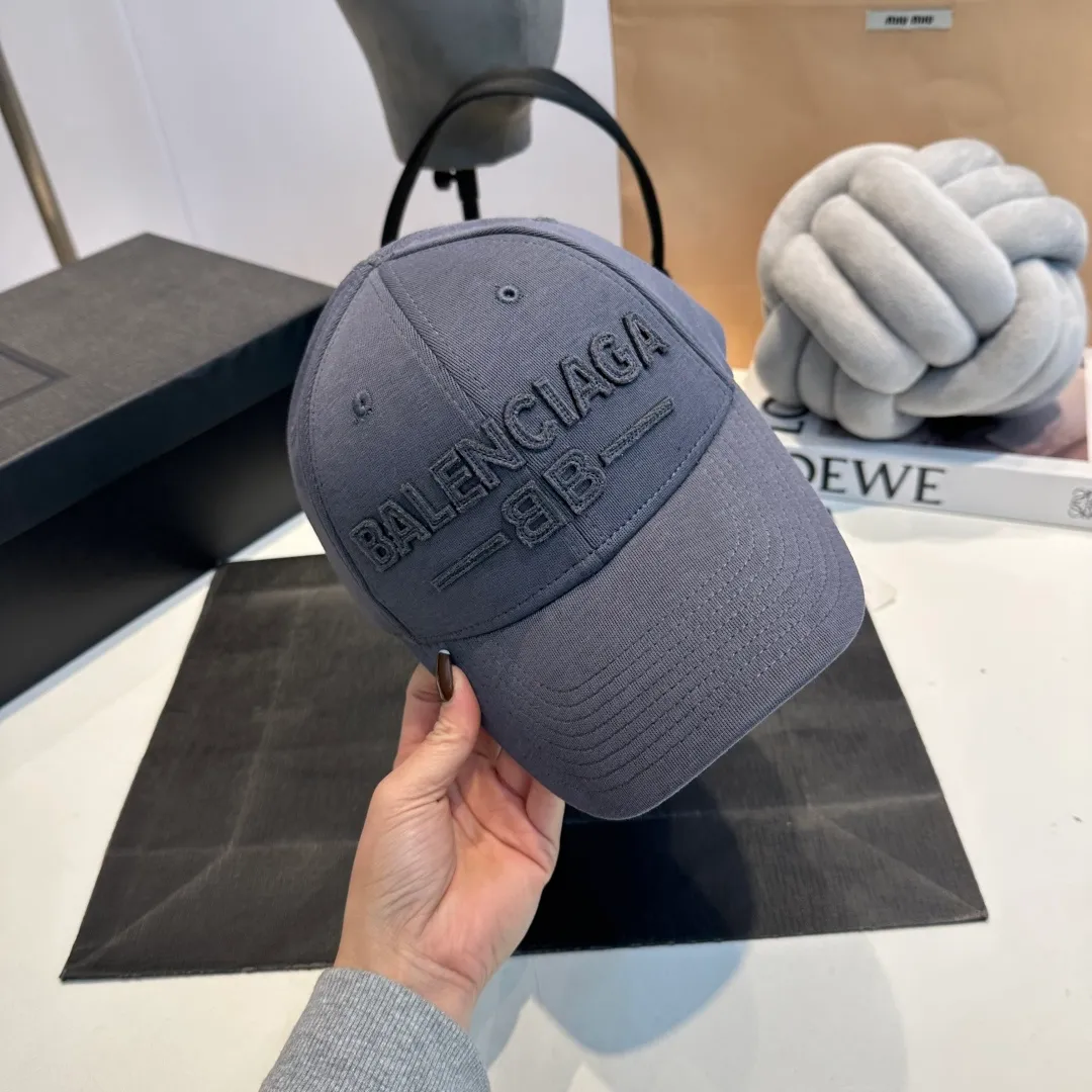 P60 Balenclaga new baseball cap, ready for delivery in seconds🧢Simple, fashionable, super invincible and beautiful hat! Couple style! Advantages of original items compared to other hats