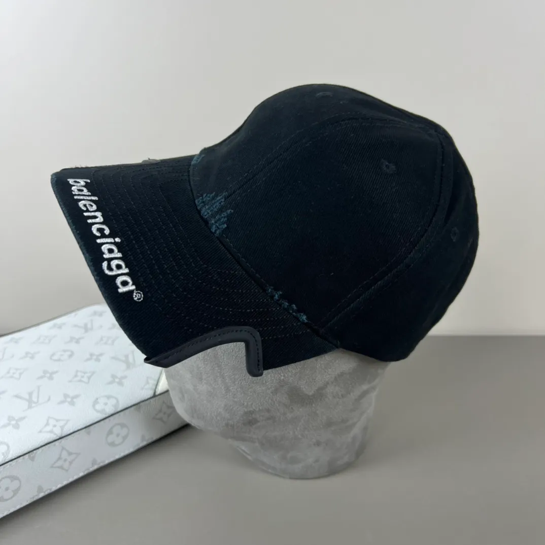60💰BALENCIAGA Balenciaga’s new logo baseball cap, cool colors, different styles for men and women, the first batch will be shipped first! A must-buy for Paris fans!