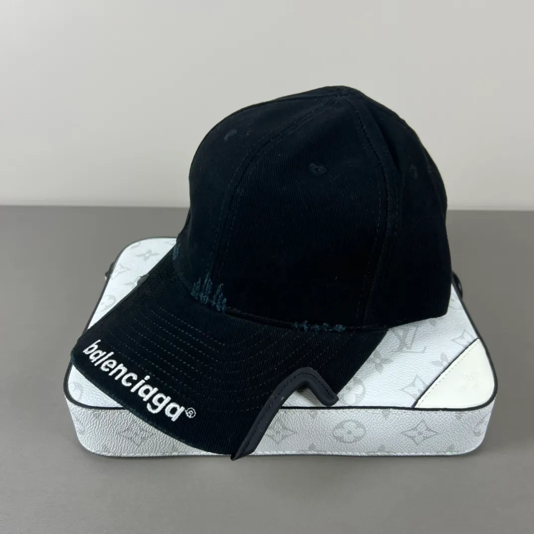 60💰BALENCIAGA Balenciaga’s new logo baseball cap, cool colors, different styles for men and women, the first batch will be shipped first! A must-buy for Paris fans!