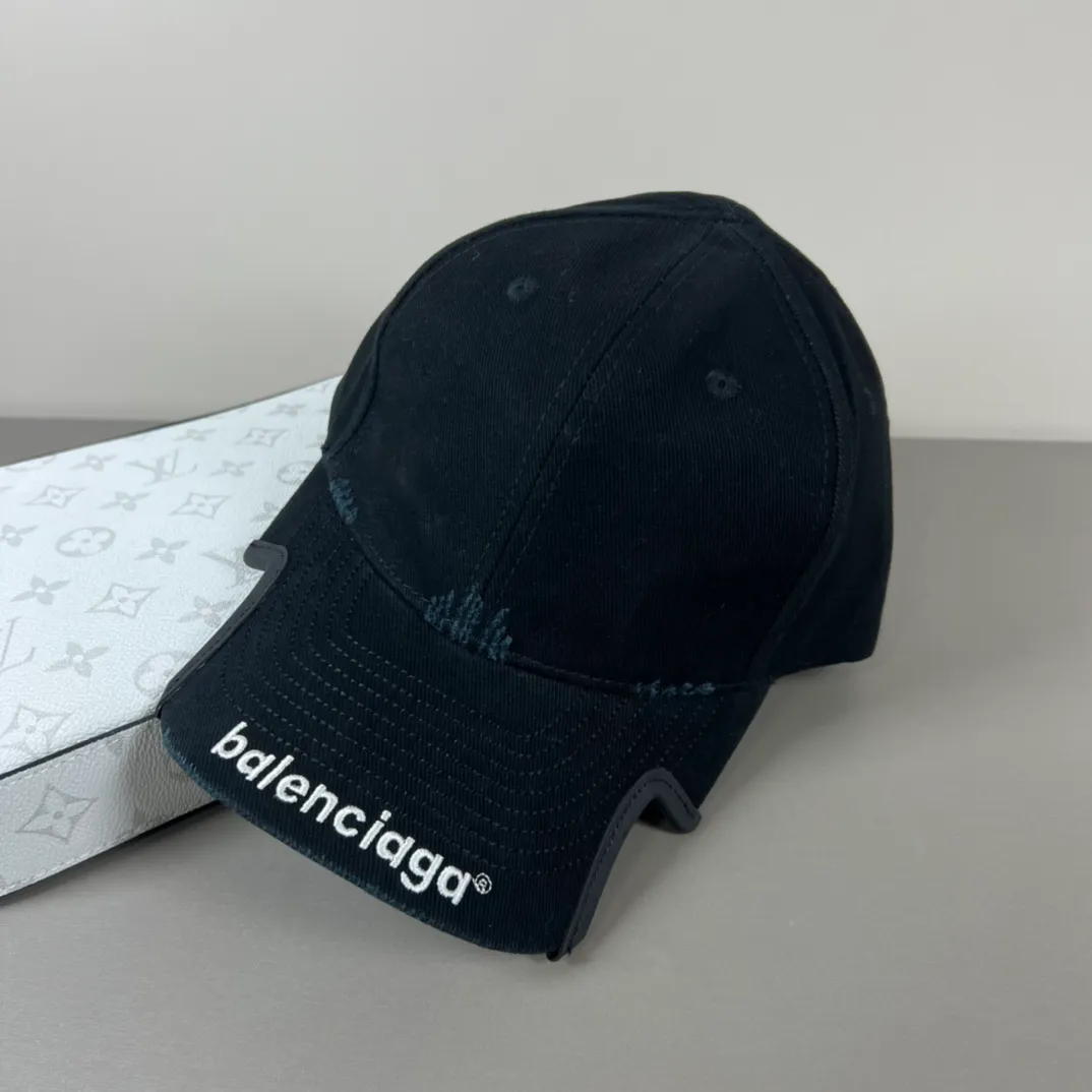 60💰BALENCIAGA Balenciaga’s new logo baseball cap, cool colors, different styles for men and women, the first batch will be shipped first! A must-buy for Paris fans!
