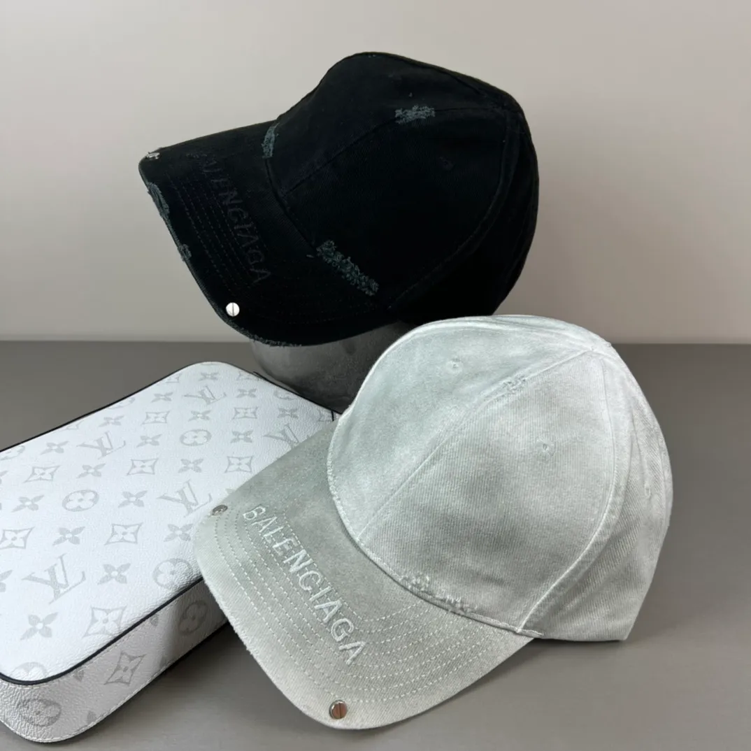 P60 Balenclaga official website new product Balenciaga new baseball cap ready for delivery in seconds🧢Simple, fashionable, super invincible and beautiful hat! Couple style! The advantages of the original product compared to other hats,