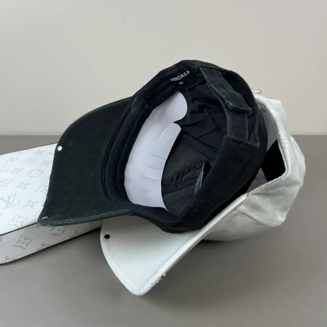 P60 Balenclaga official website new product Balenciaga new baseball cap ready for delivery in seconds🧢Simple, fashionable, super invincible and beautiful hat! Couple style! The advantages of the original product compared to other hats,