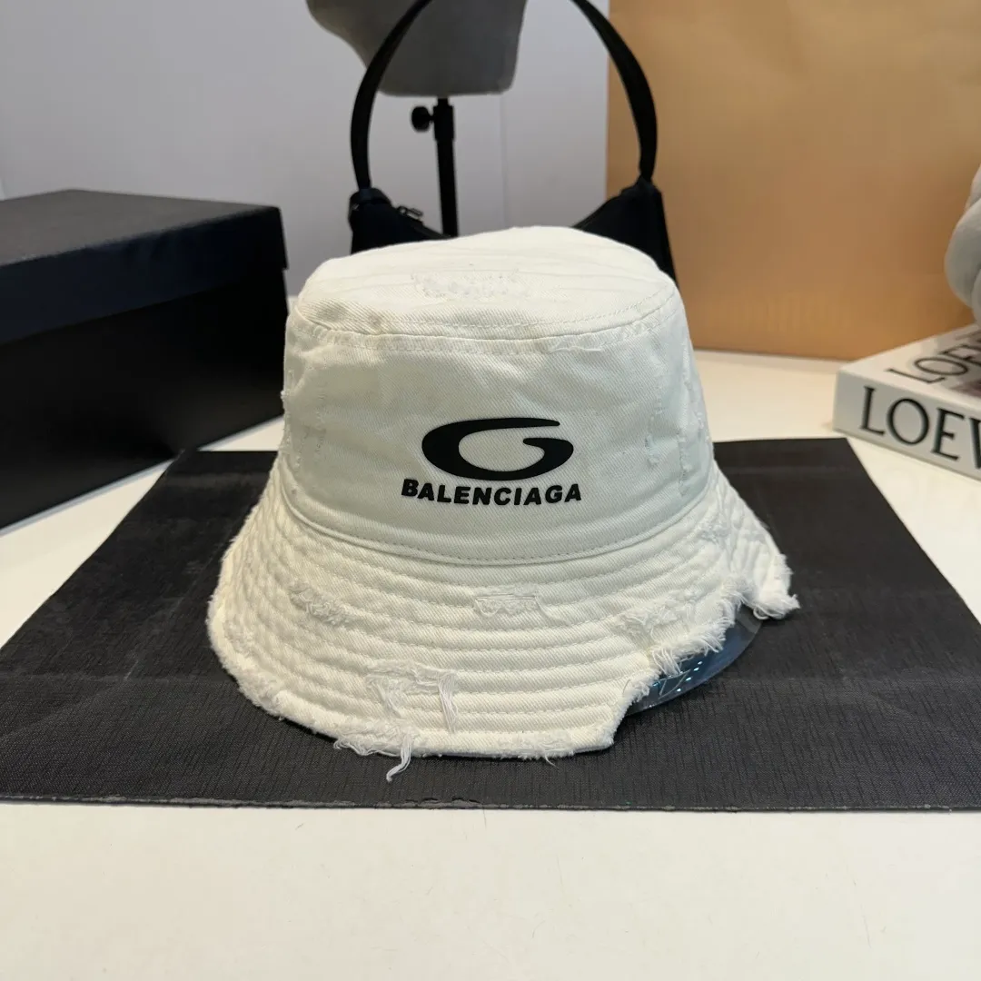 P60 new product Balencia*a Balenciaga's new fisherman hat, ready for delivery in seconds🧢Simple, fashionable, super invincible and beautiful hat! Couple style!