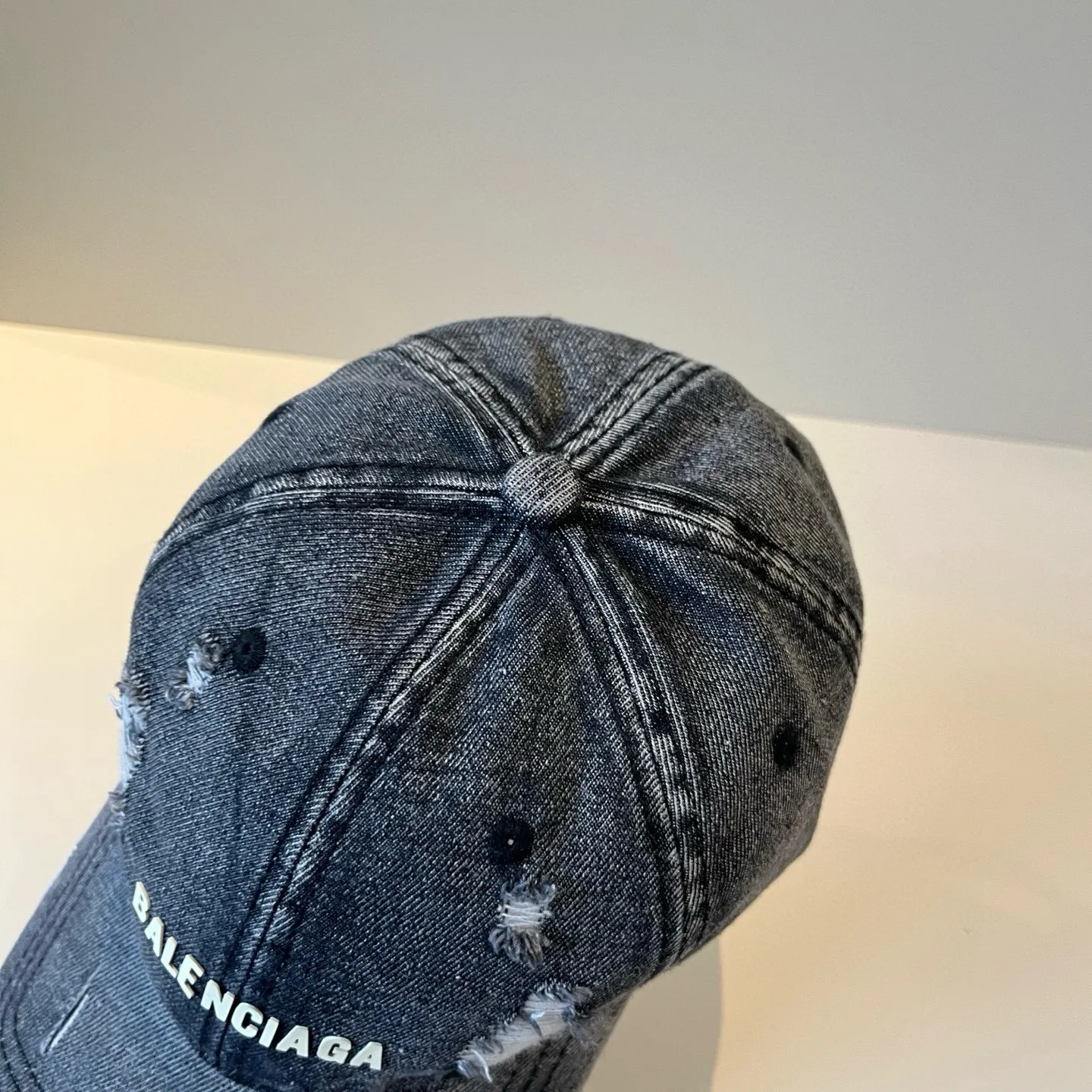 P56 BALENCIAGA new logo baseball cap, cool colors, different styles for men and women, the first batch will be shipped first! A must-buy for Paris fans!