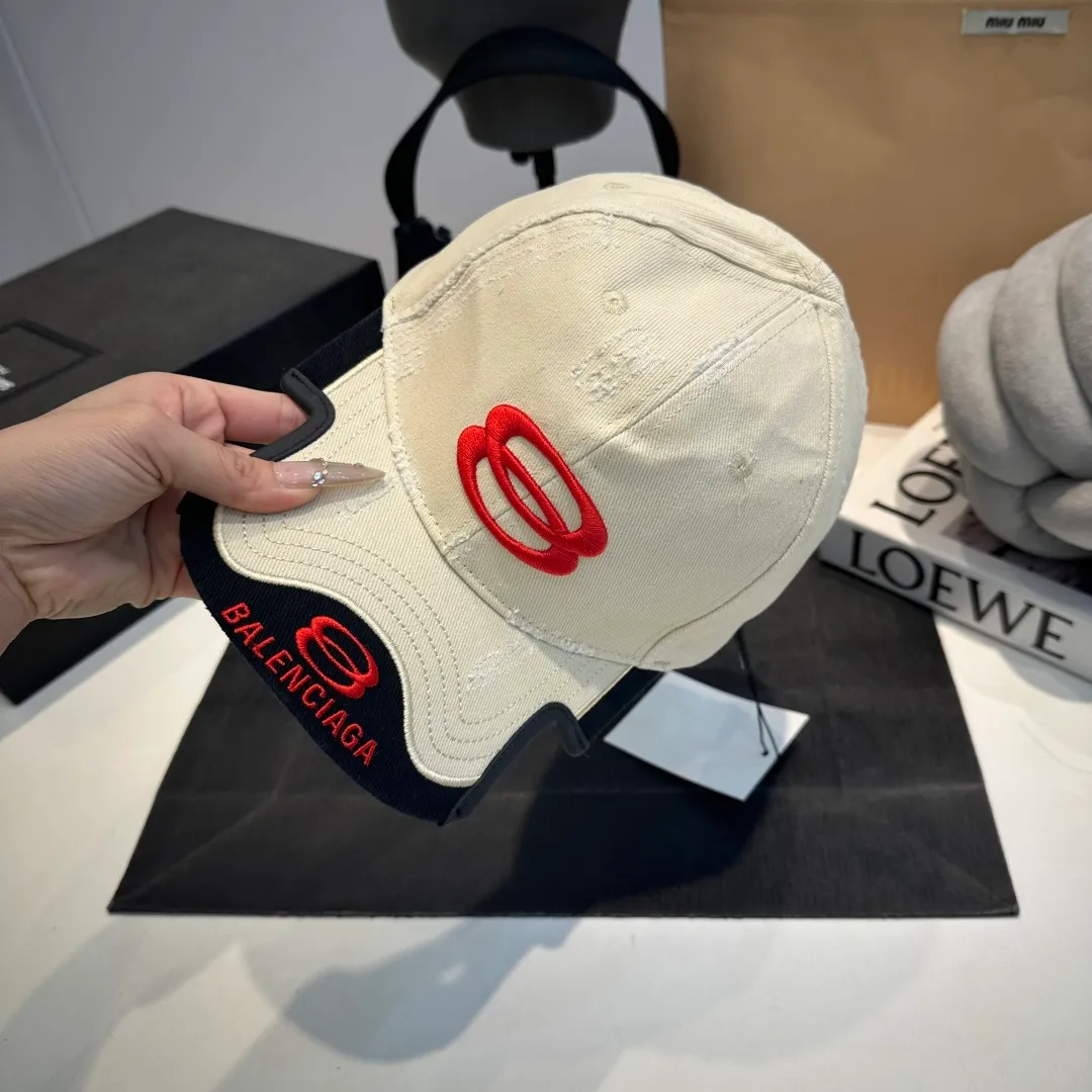 P70 BALENCIAGA new embroidered logo baseball cap, cool colors, different styles for men and women, the first batch will be shipped first! A must-buy for Paris fans!