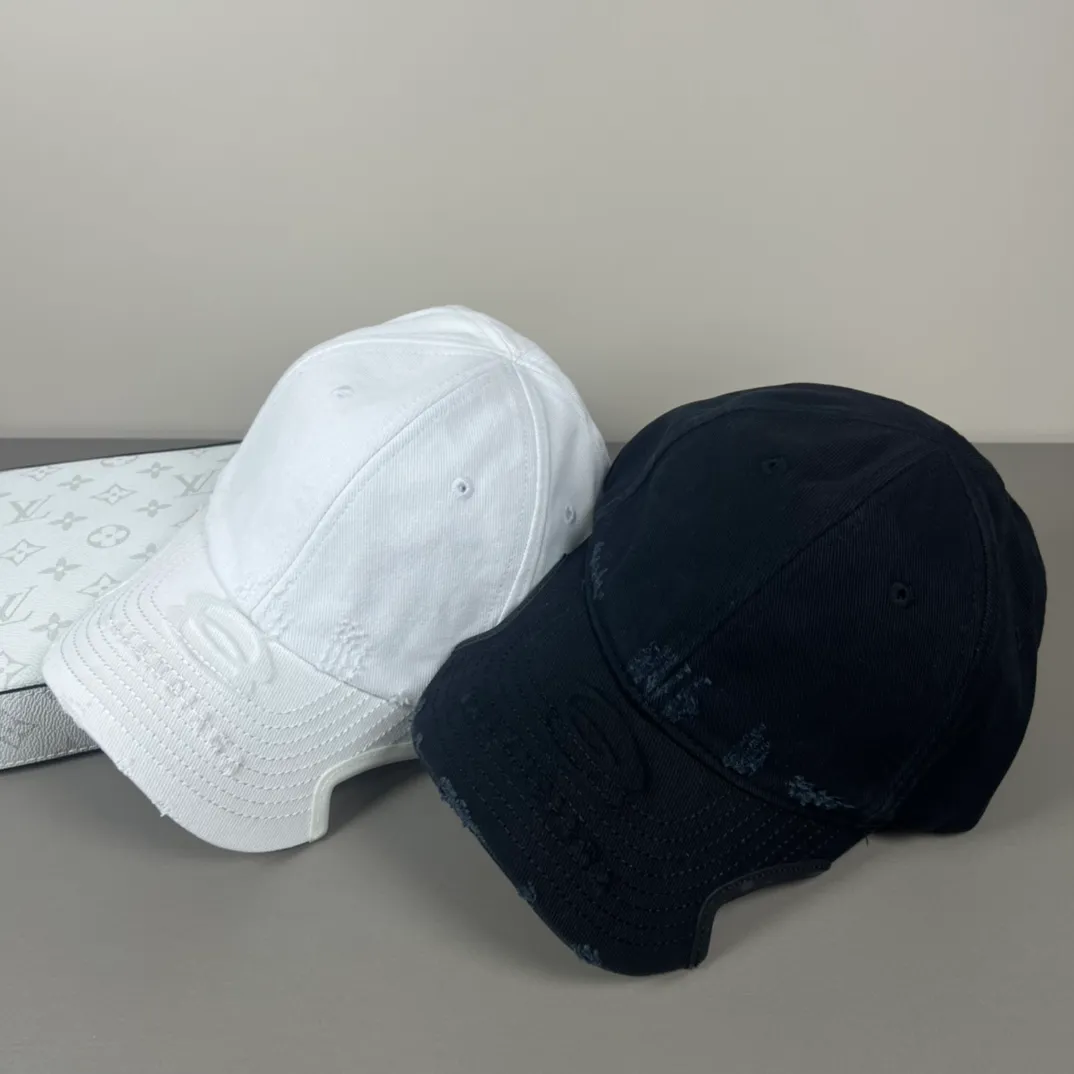 60💰BALENCIAGA Balenciaga’s new logo baseball cap, cool colors, different styles for men and women, the first batch will be shipped first! A must-buy for Paris fans!