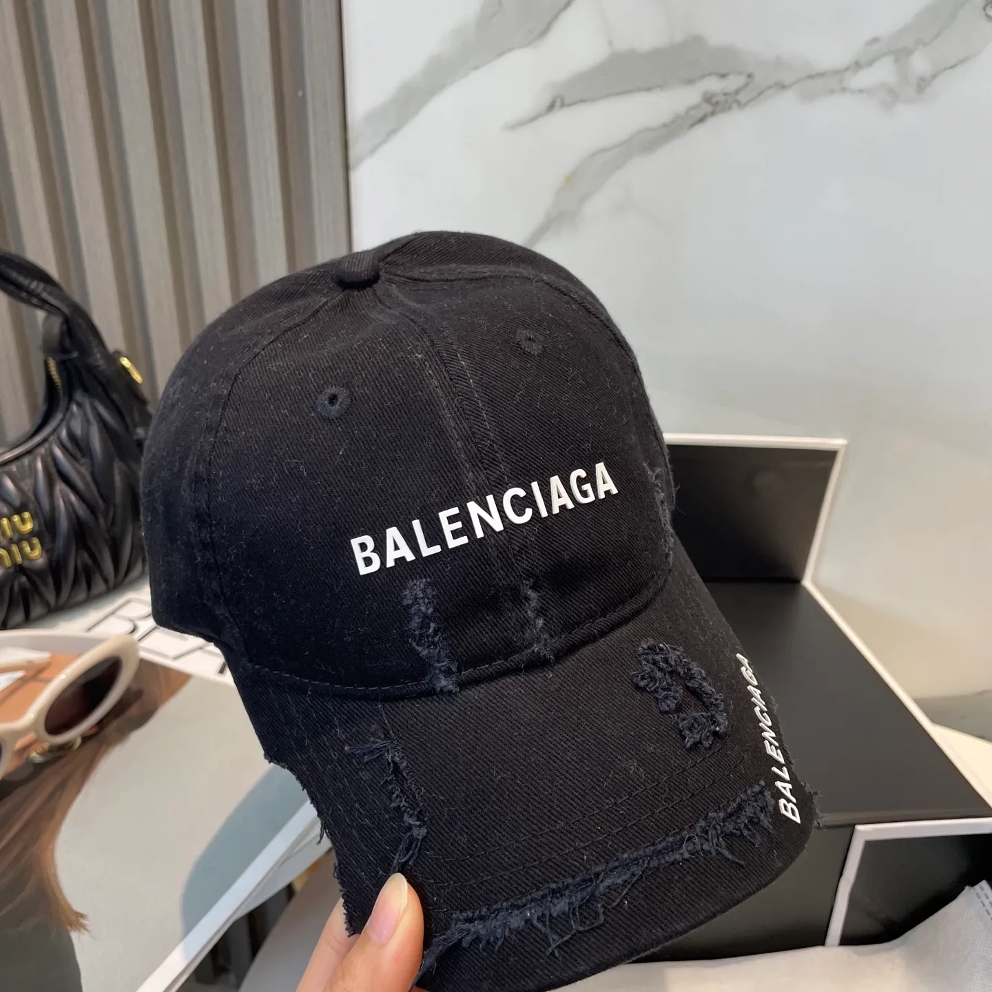 P70 BALENCIAGA new logo baseball cap, cool colors, different styles for men and women, the first batch will be shipped first! A must-buy for Paris fans!