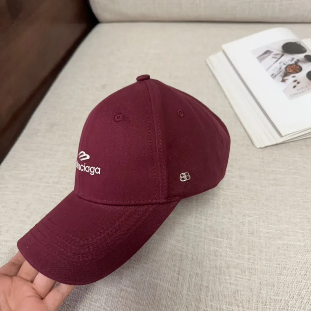💰50 BALENCIAGA🆕Spring style new personalized baseball cap, high quality and excellent breathability, suitable for all seasons, high-looking fashion item! Same style for men and women