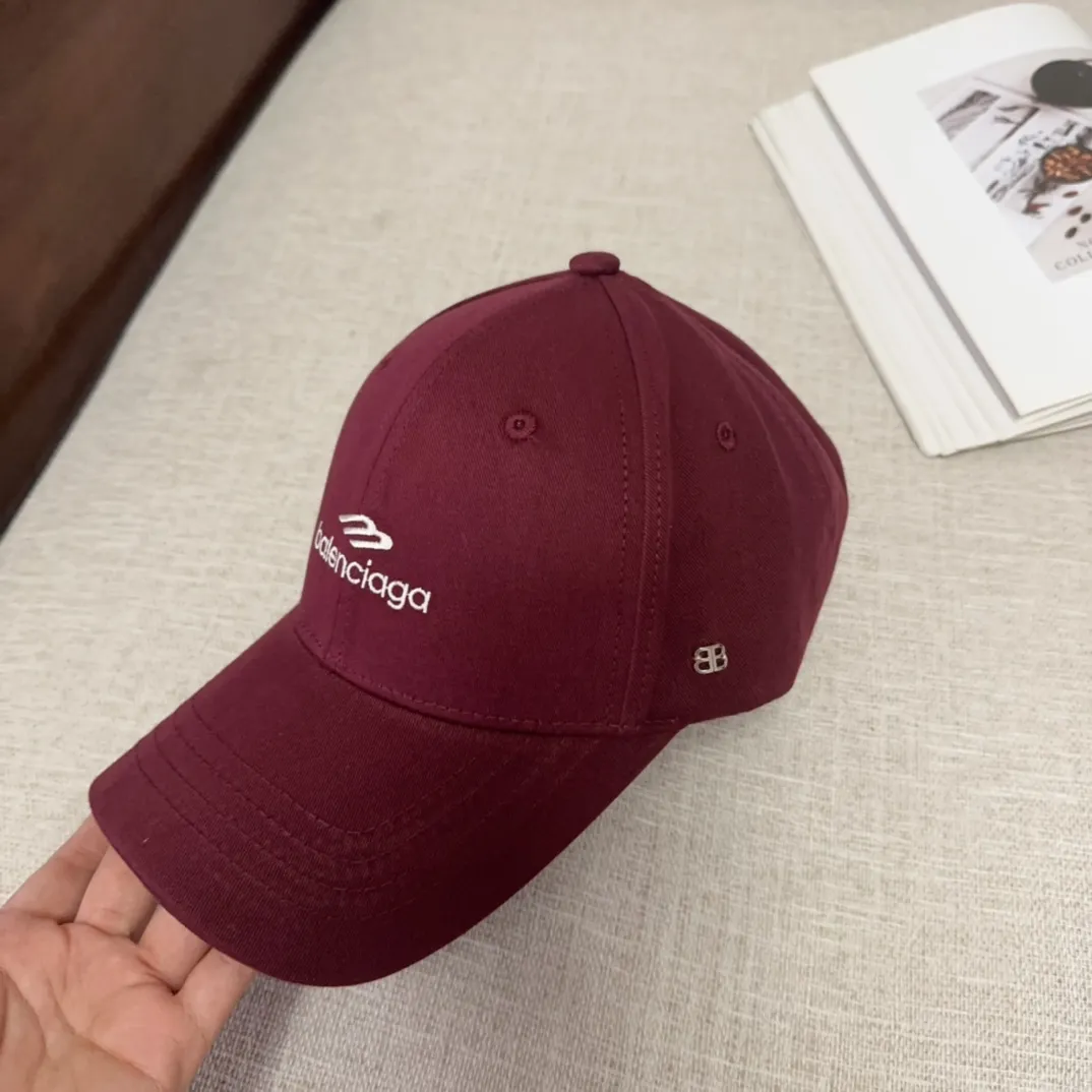 💰50 BALENCIAGA🆕Spring style new personalized baseball cap, high quality and excellent breathability, suitable for all seasons, high-looking fashion item! Same style for men and women