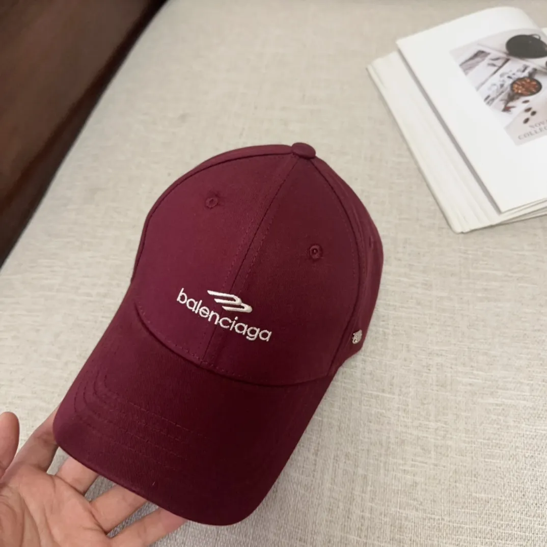 💰50 BALENCIAGA🆕Spring style new personalized baseball cap, high quality and excellent breathability, suitable for all seasons, high-looking fashion item! Same style for men and women