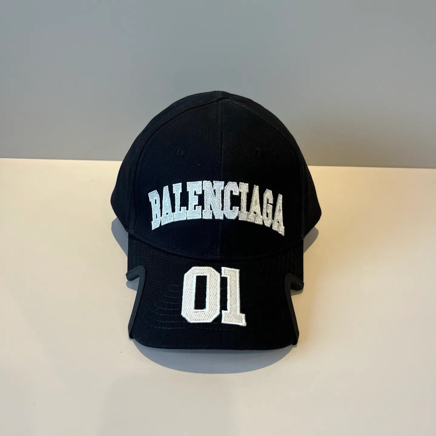 P70 BALENCIAGA new logo baseball cap, cool colors, different styles for men and women, the first batch will be shipped first! A must-buy for Paris fans!
