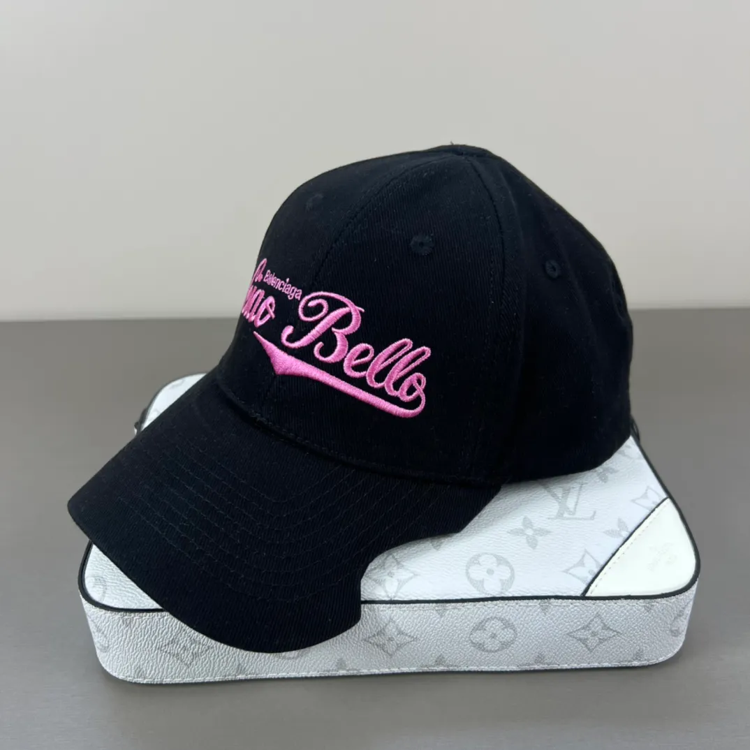 60💰BALENCIAGA Balenciaga’s new logo baseball cap, cool colors, different styles for men and women, the first batch will be shipped first! A must-buy for Paris fans!
