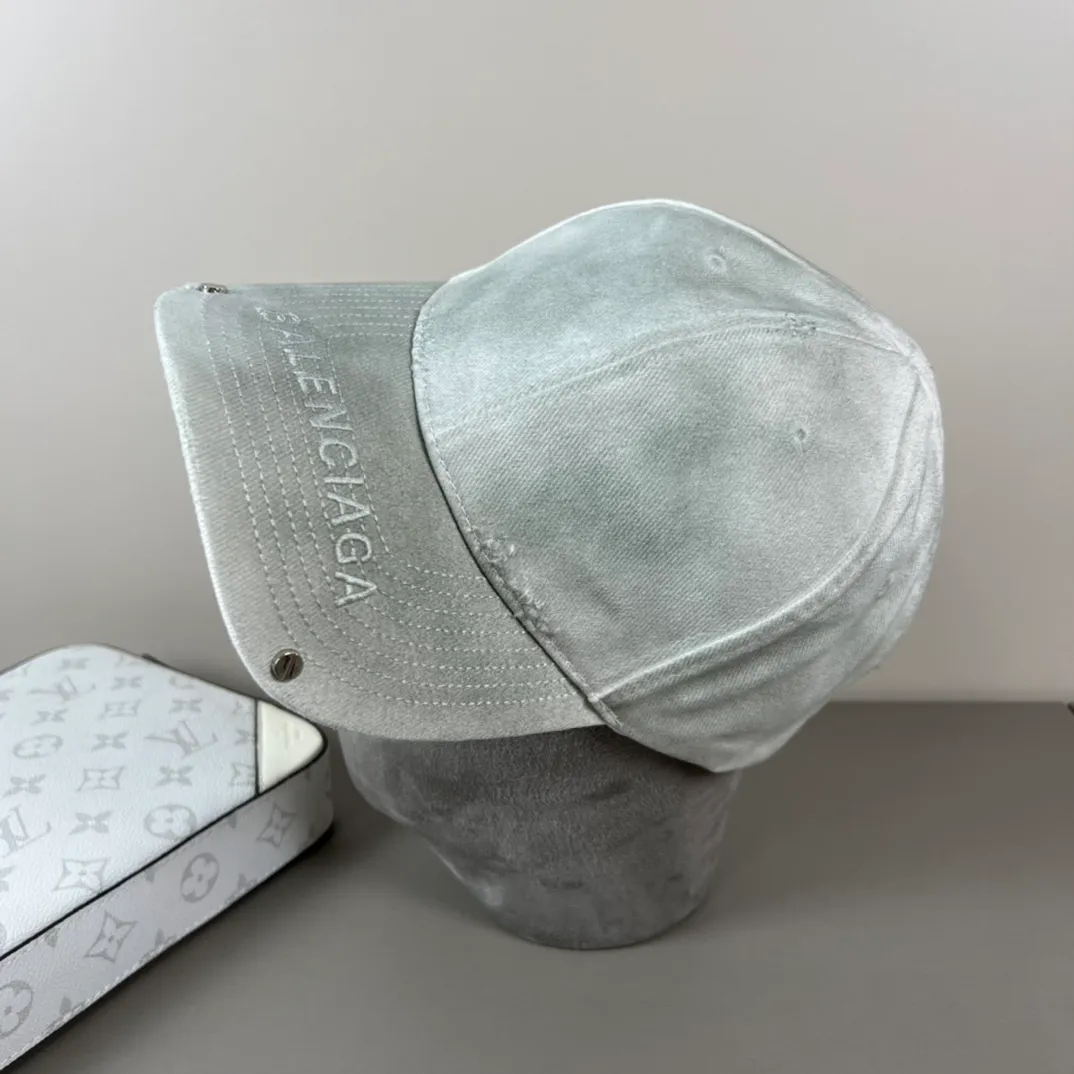 P60 Balenclaga official website new product Balenciaga new baseball cap ready for delivery in seconds🧢Simple, fashionable, super invincible and beautiful hat! Couple style! The advantages of the original product compared to other hats,