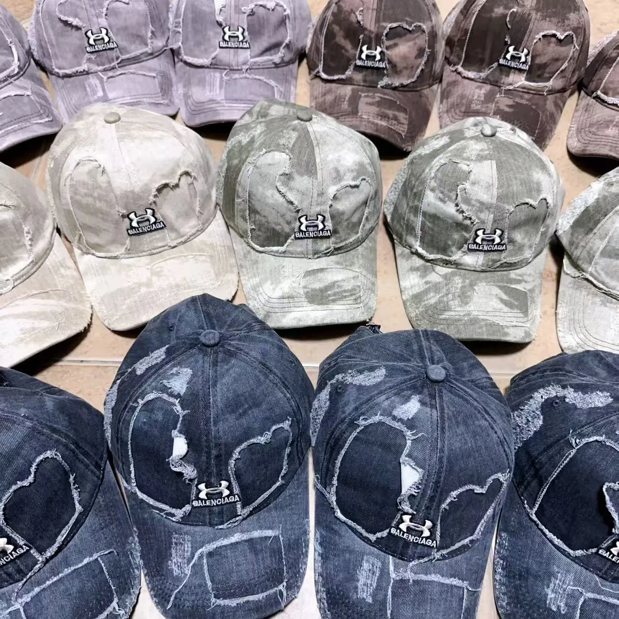 Welcome to inquire, the most popular style of Balenciaga ripped baseball cap