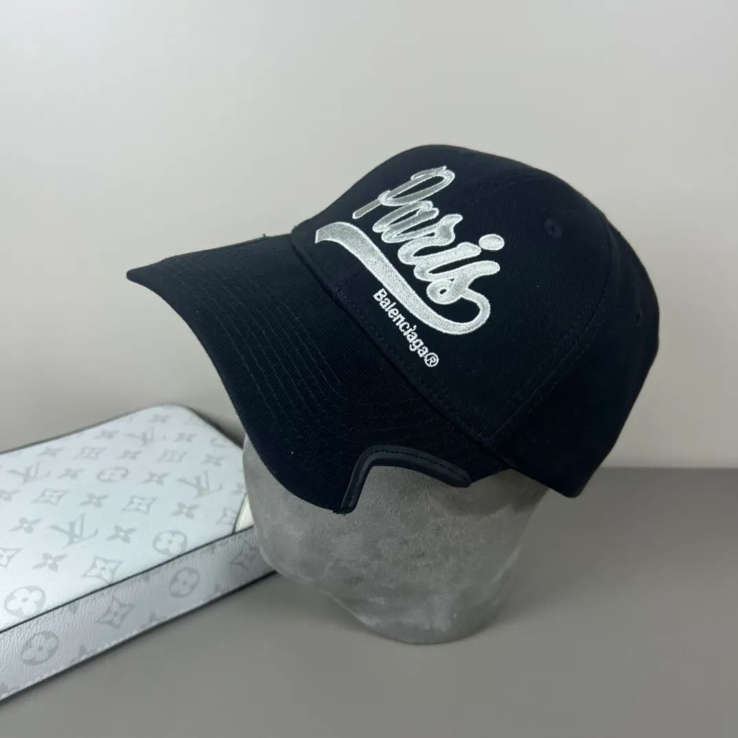 60💰BALENCIAGA Balenciaga’s new logo baseball cap, cool colors, different styles for men and women, the first batch will be shipped first! A must-buy for Paris fans!