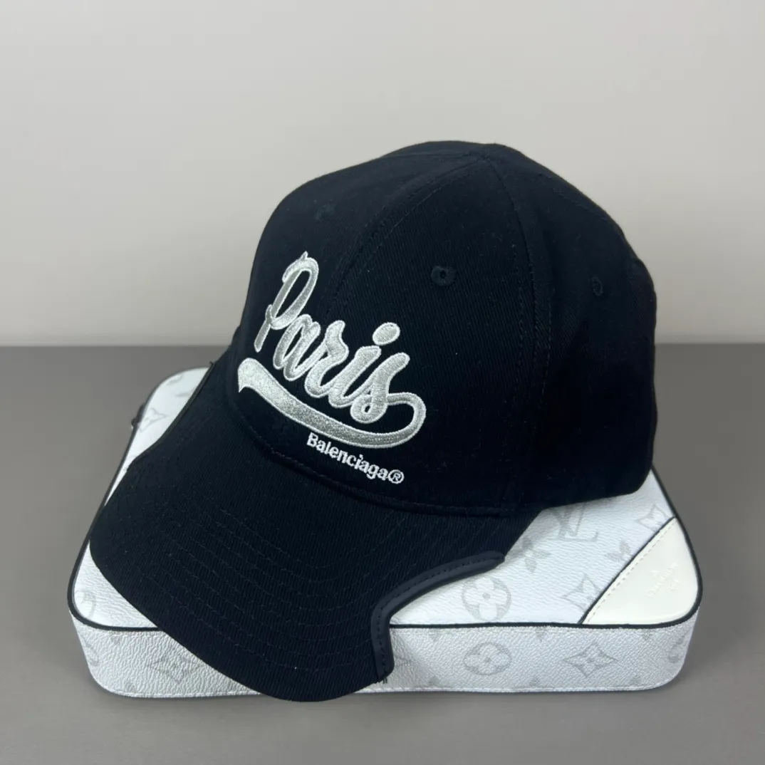 60💰BALENCIAGA Balenciaga’s new logo baseball cap, cool colors, different styles for men and women, the first batch will be shipped first! A must-buy for Paris fans!