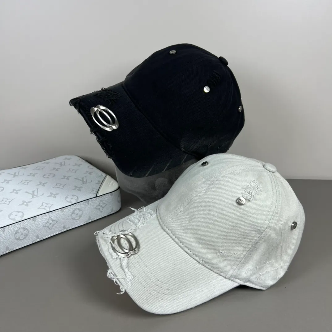 P70 BALENCIAGA new embroidered logo baseball cap, cool colors, different styles for men and women, the first batch will be shipped first! A must-buy for Paris fans!