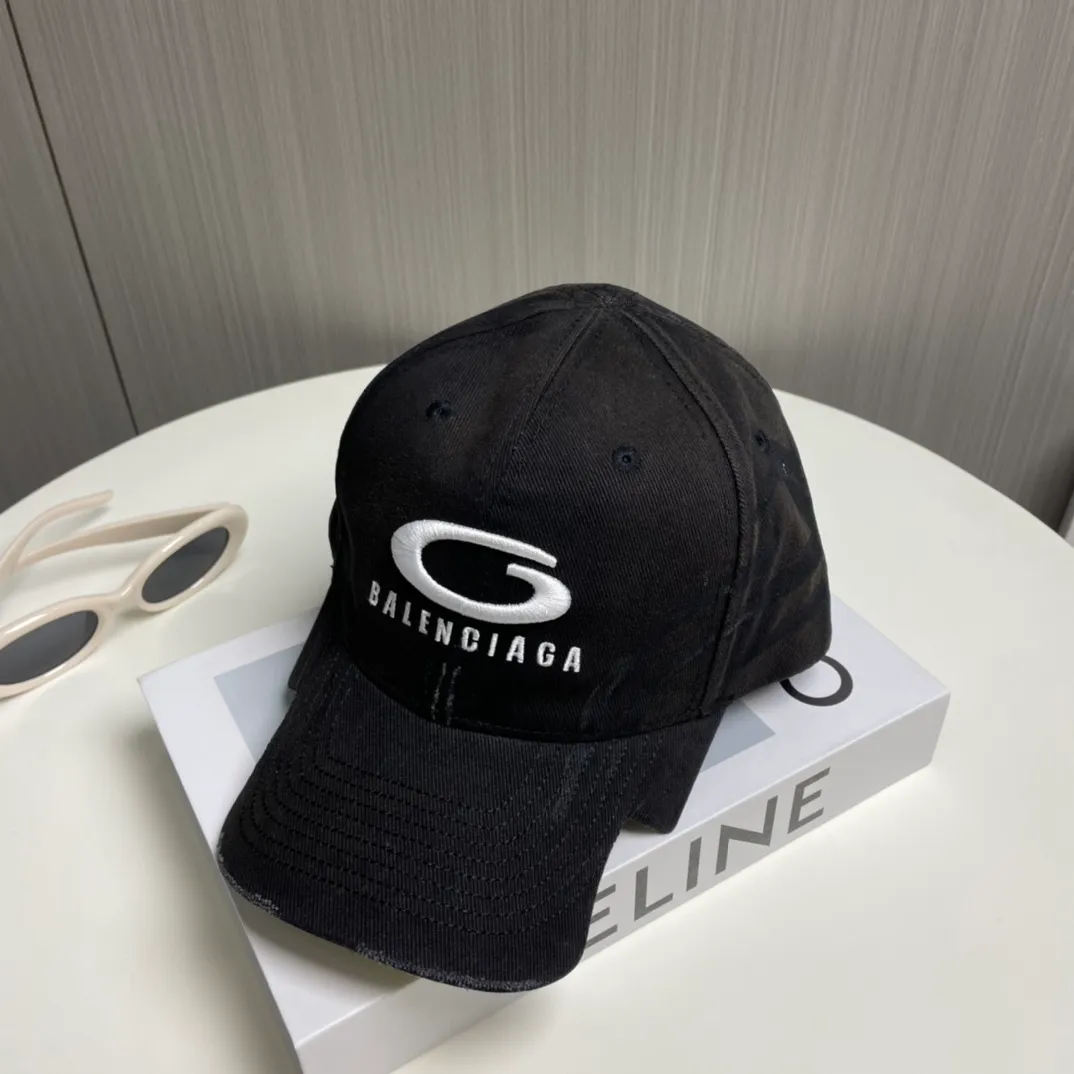 P60 new product Balencia*a Balenciaga high version painted embroidered letters new baseball cap, ready for delivery in seconds🧢Simple, fashionable, super invincible and beautiful hat! Couple style!