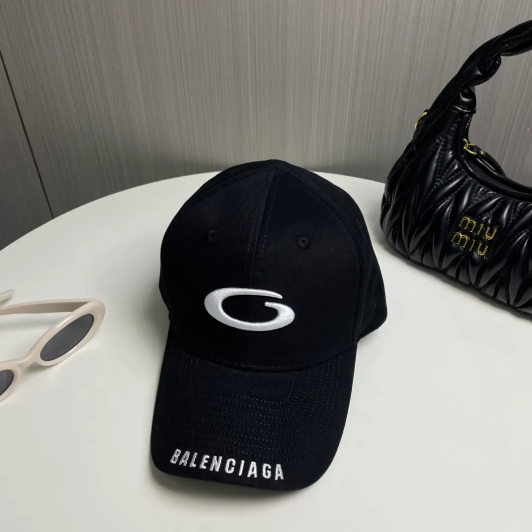 P60 new product Balencia*a new baseball cap with embroidered letters from Balenciaga, ready for delivery in seconds🧢Simple, fashionable, super invincible and beautiful hat! Couple style!