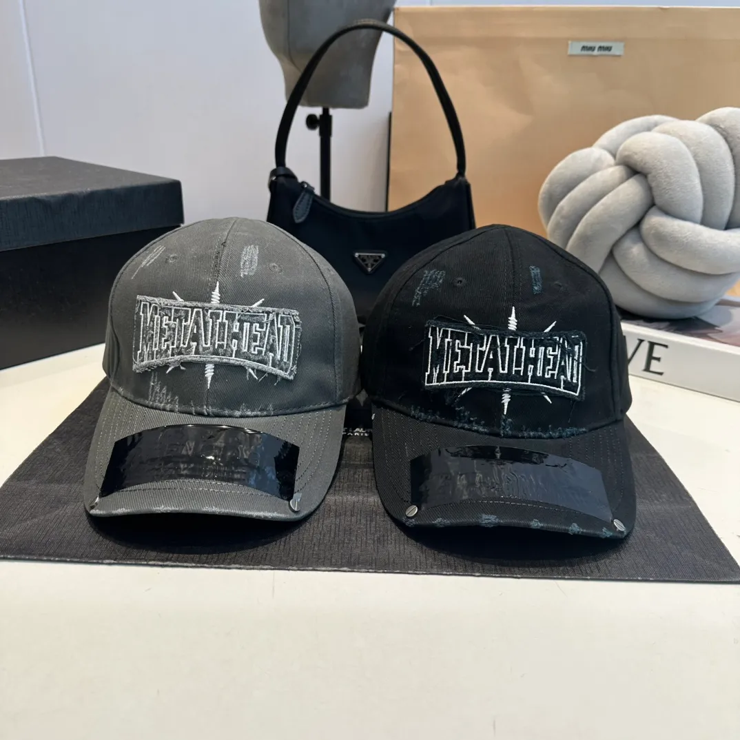 P60 Balenclaga new baseball cap, ready for delivery in seconds🧢Simple, fashionable, super invincible and beautiful hat! Couple style! Advantages of original items compared to other hats