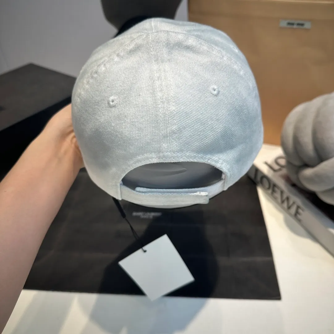 P70 Balenclaga new baseball cap, ready for delivery in seconds🧢Simple, fashionable, super invincible and beautiful hat! Couple style! Advantages of original items compared to other hats