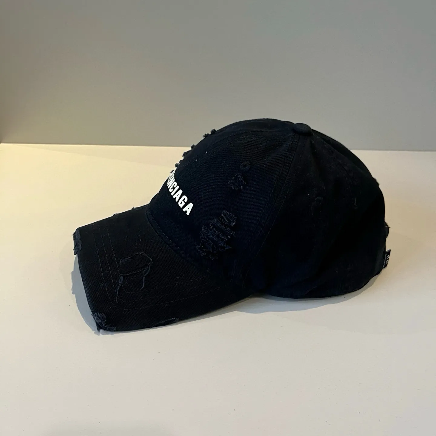P56 BALENCIAGA new logo baseball cap, cool colors, different styles for men and women, the first batch will be shipped first! A must-buy for Paris fans!