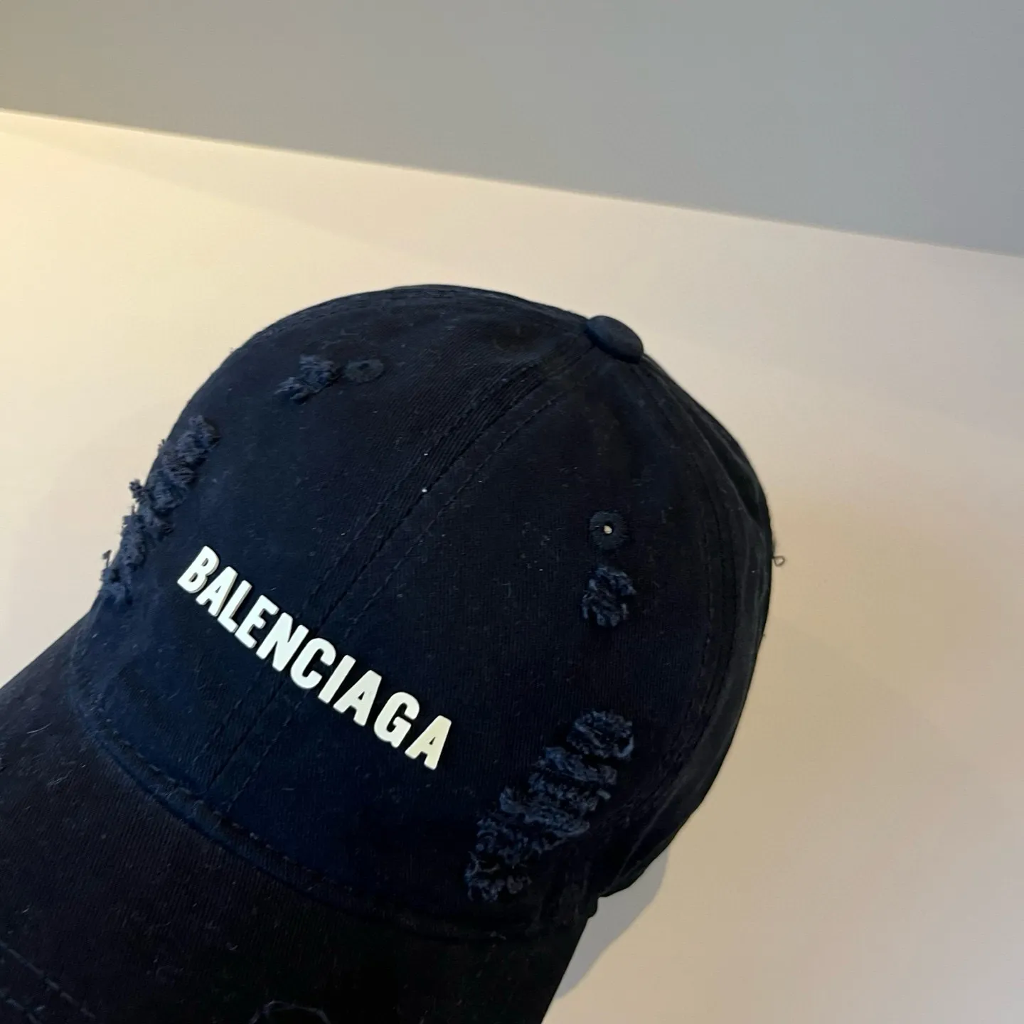 P56 BALENCIAGA new logo baseball cap, cool colors, different styles for men and women, the first batch will be shipped first! A must-buy for Paris fans!