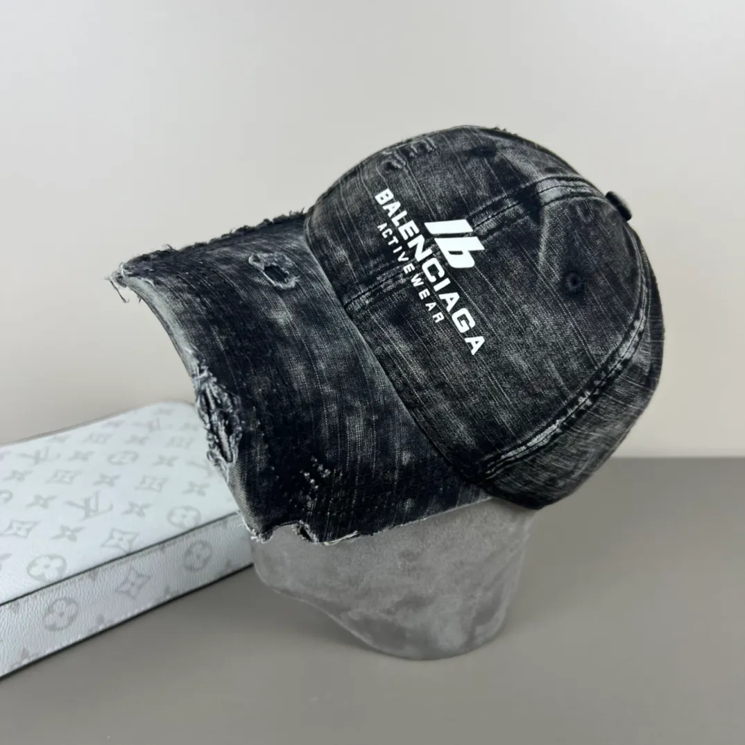 56💰BALENCIAGA new logo baseball cap, cool colors, different styles for men and women, the first batch will be shipped first! A must-buy for Paris fans!