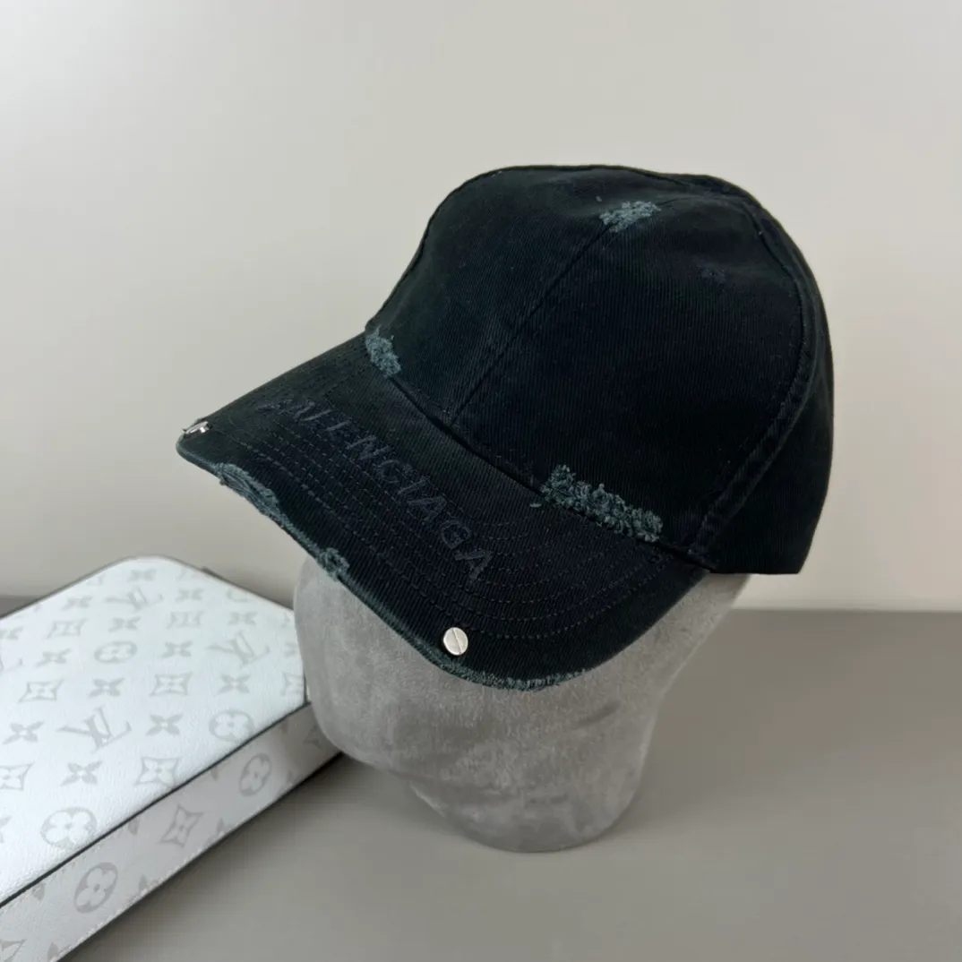 P60 Balenclaga official website new product Balenciaga new baseball cap ready for delivery in seconds🧢Simple, fashionable, super invincible and beautiful hat! Couple style! The advantages of the original product compared to other hats,