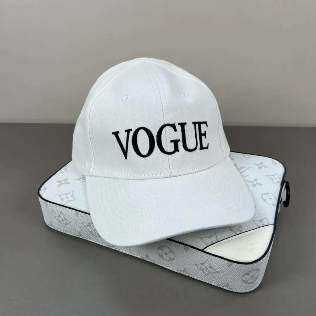 46💰BALENCIAGA Balenciaga’s new logo baseball cap, cool colors, different styles for men and women, the first batch will be shipped first! A must-buy for Paris fans!