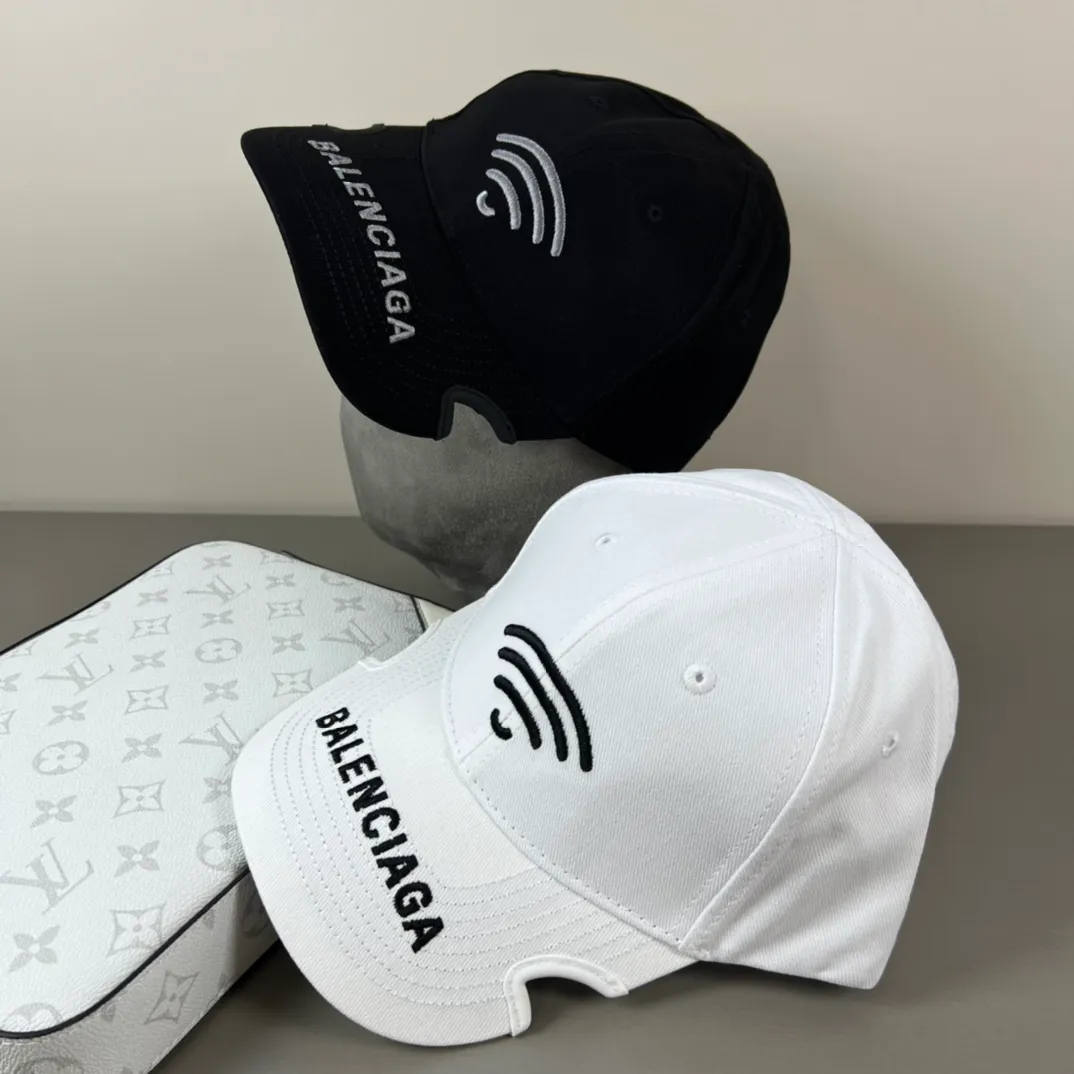 60💰BALENCIAGA Balenciaga’s new logo baseball cap, cool colors, different styles for men and women, the first batch will be shipped first! A must-buy for Paris fans!