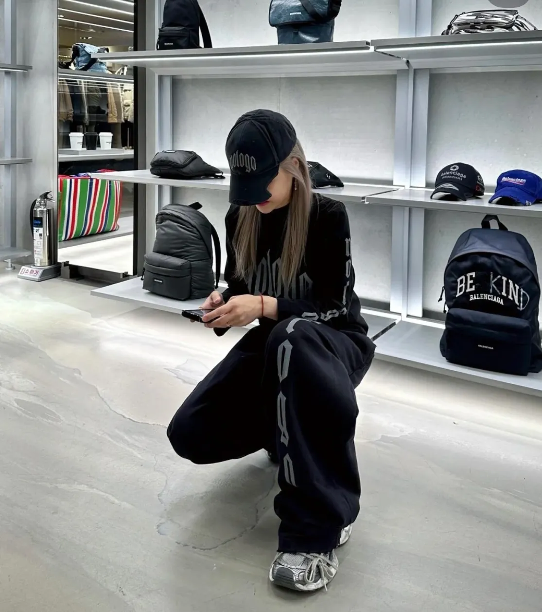 The hottest Balenciaga high version baseball cap