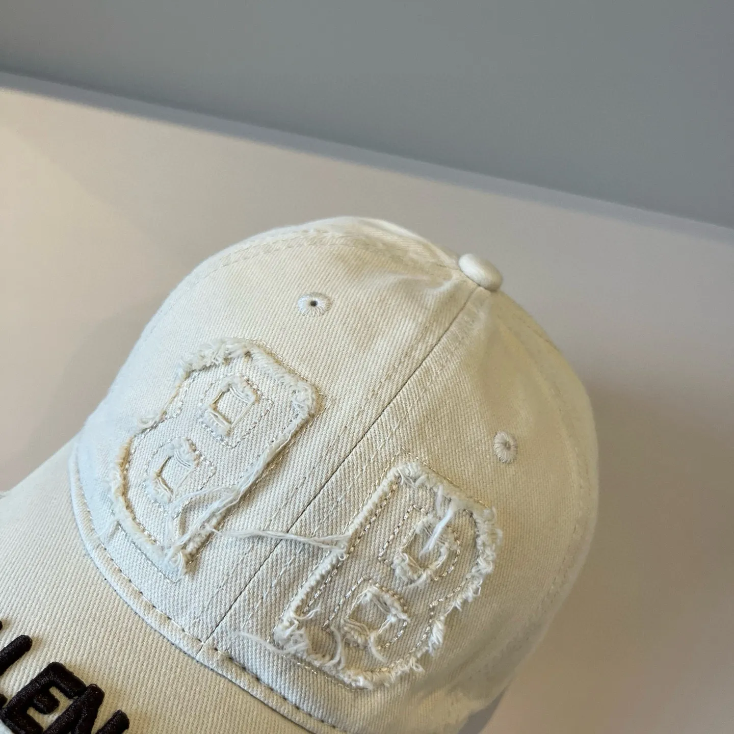 P56 BALENCIAGA new logo baseball cap, cool colors, different styles for men and women, the first batch will be shipped first! A must-buy for Paris fans!
