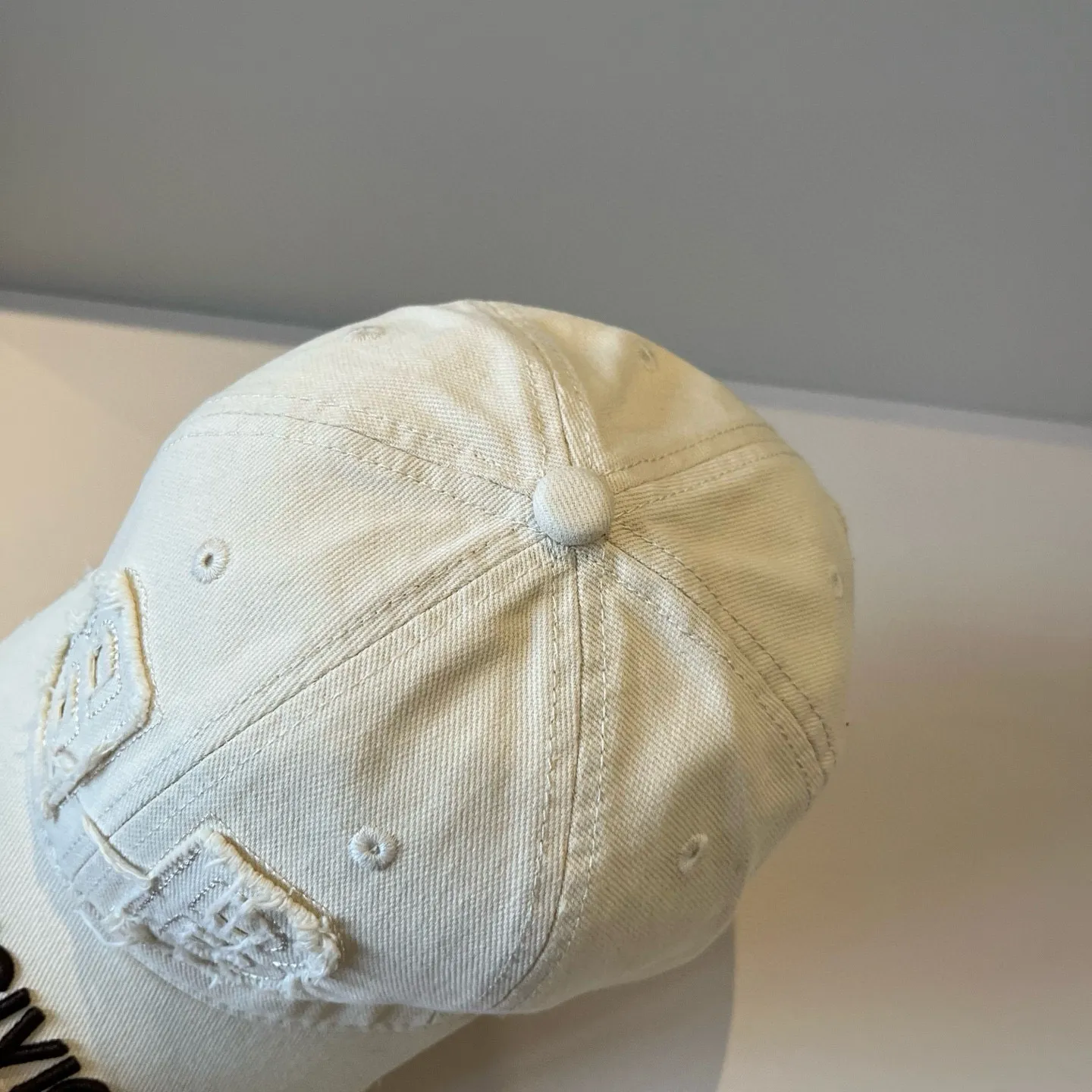 P56 BALENCIAGA new logo baseball cap, cool colors, different styles for men and women, the first batch will be shipped first! A must-buy for Paris fans!