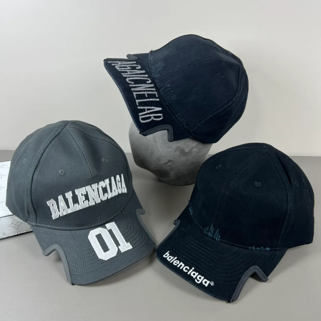 60💰BALENCIAGA Balenciaga’s new logo baseball cap, cool colors, different styles for men and women, the first batch will be shipped first! A must-buy for Paris fans!