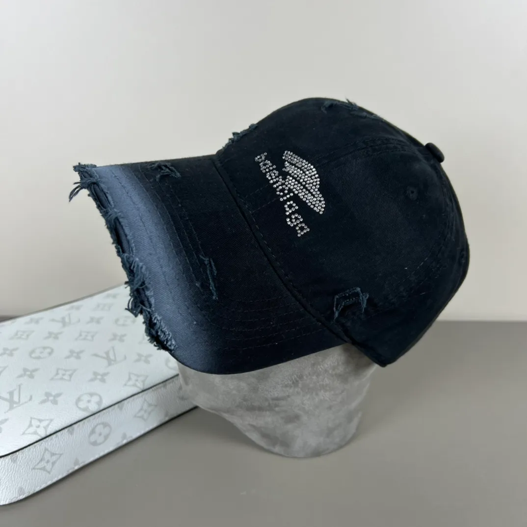 56💰BALENCIAGA new logo baseball cap, cool colors, different styles for men and women, the first batch will be shipped first! A must-buy for Paris fans!