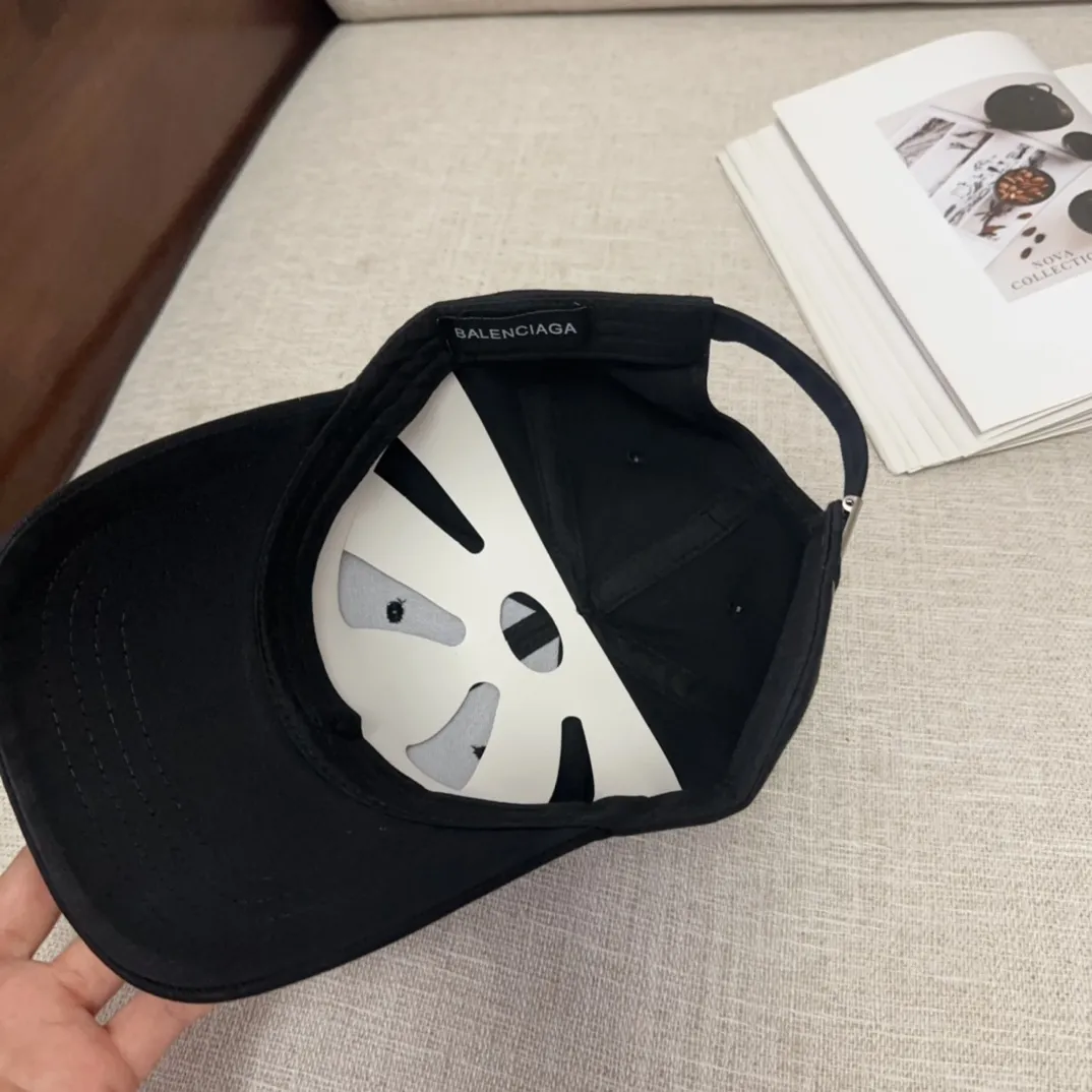 💰50 BALENCIAGA🆕Spring style new personalized baseball cap, high quality and excellent breathability, suitable for all seasons, high-looking fashion item! Same style for men and women