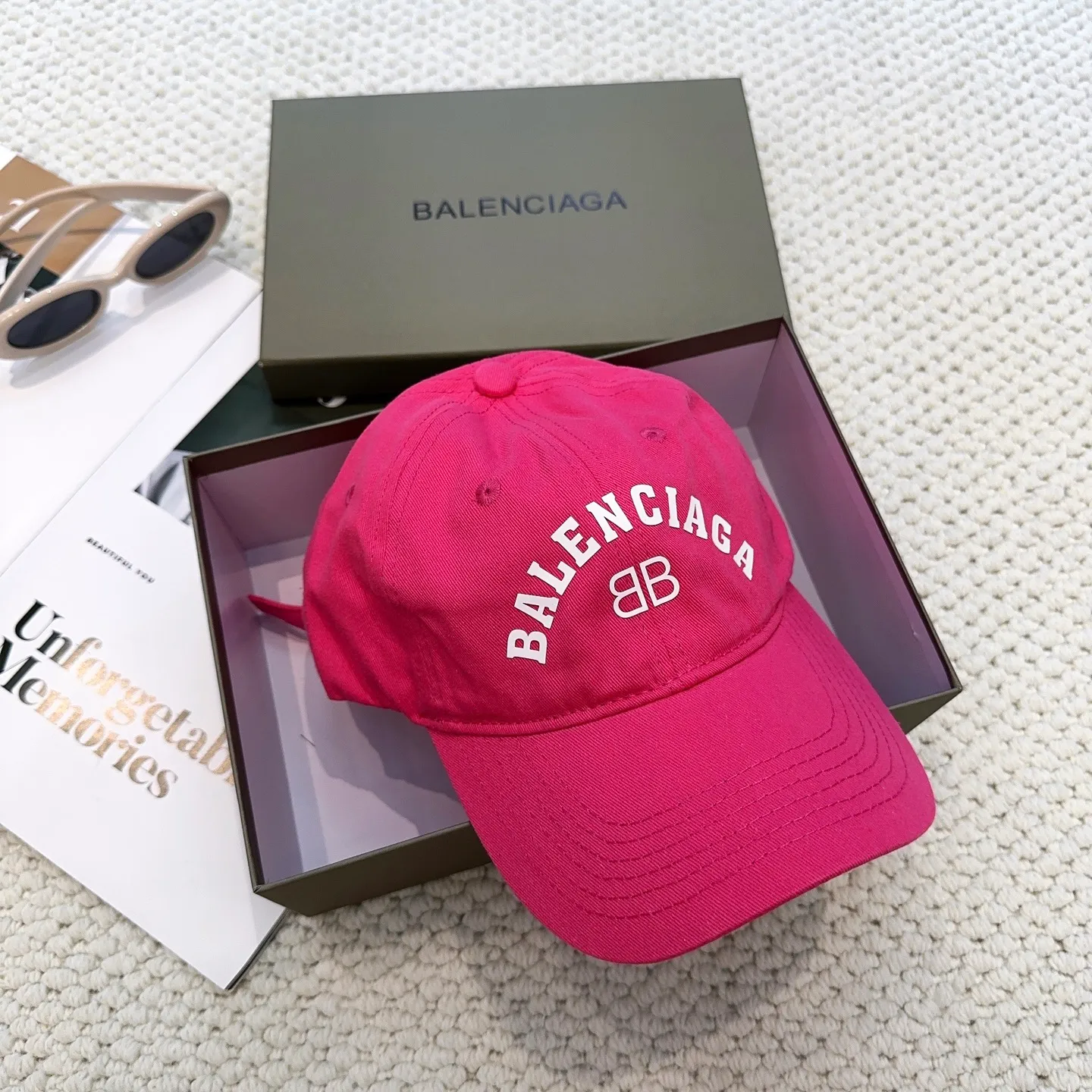 P56 BALENCIAGA🆕Spring style new personalized baseball cap, high quality and excellent breathability, suitable for all seasons, high-looking fashion item! Same style for men and women