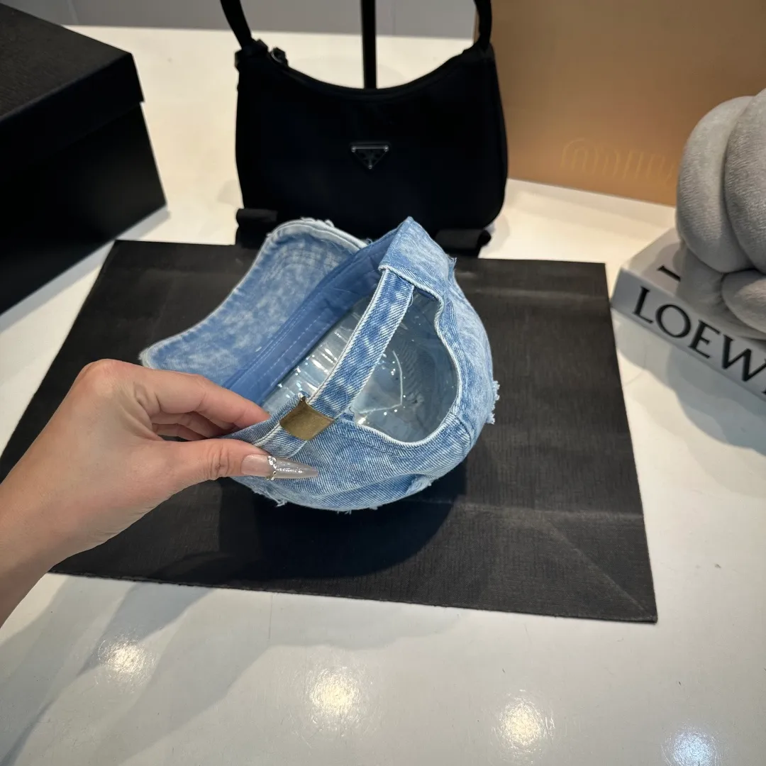 P56 BALENCIAGA Balenciaga's new Korean style distressed hole washed duck cap casual retro fashion versatile street outing travel couple Internet celebrity baseball cap