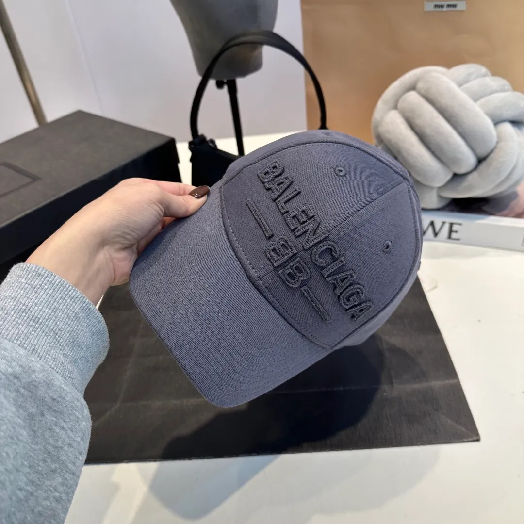 P60 Balenclaga new baseball cap, ready for delivery in seconds🧢Simple, fashionable, super invincible and beautiful hat! Couple style! Advantages of original items compared to other hats