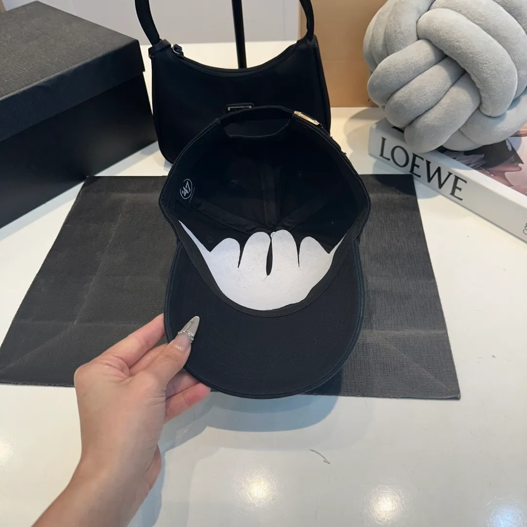 P60 BALENCIAGA🆕2025 spring new personalized baseball cap, high quality and great breathability, suitable for all seasons