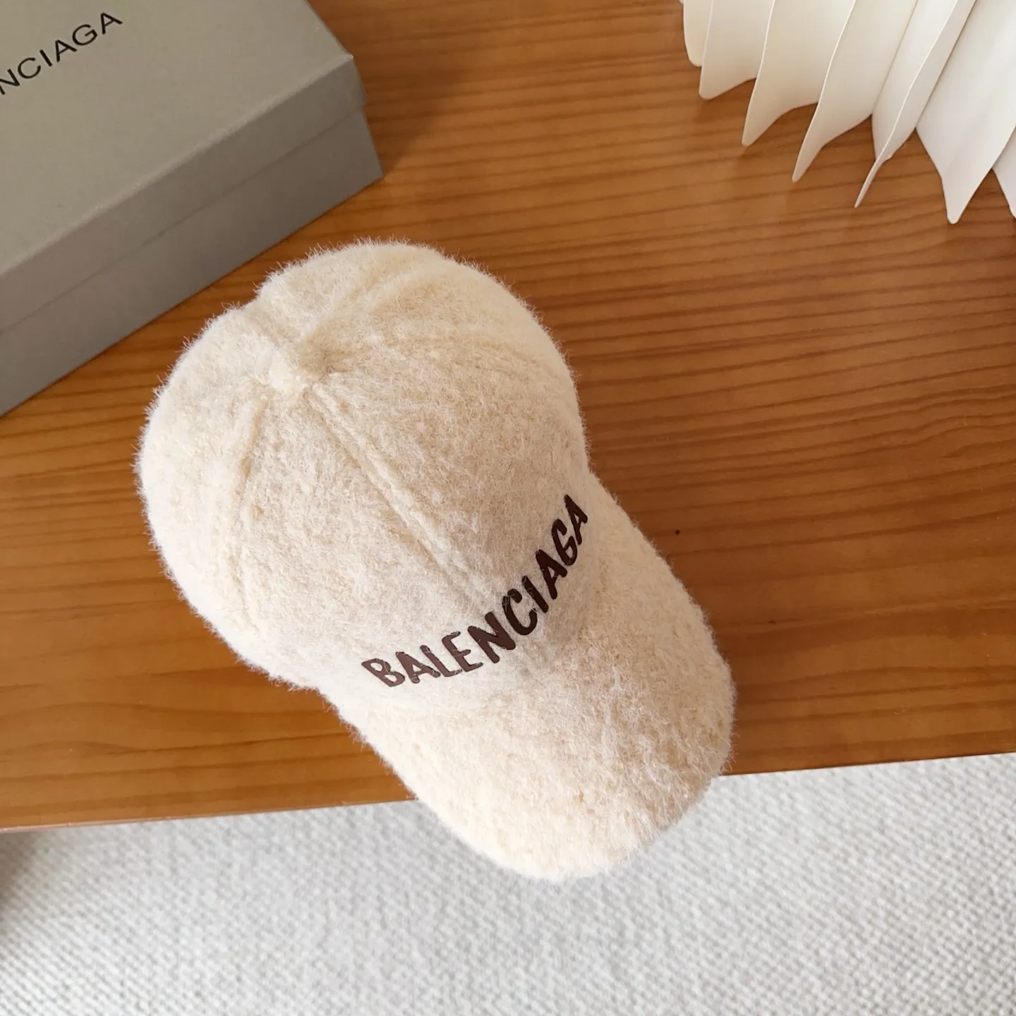 💰50 Parisian* baseball cap, classic trendy cool style, so nice👍😍 It’s so good-looking that you don’t need it 😉 Huge anti-collision❗️Very versatile ❗️It shows off your face even though it’s small 😉