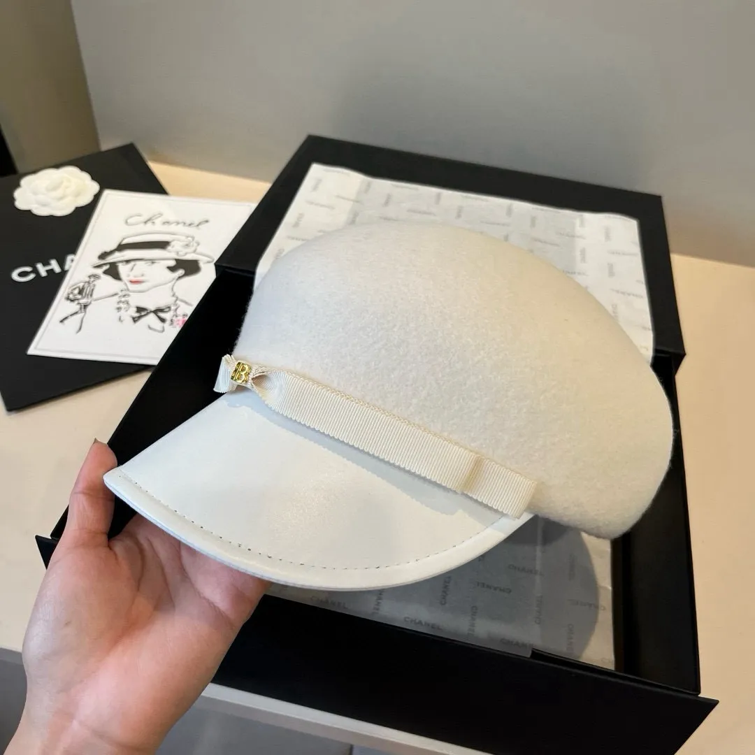 💰190¥ White Balenciaga new duck bill military cap, 100% wool 🦙% head circumference 57cm adjustable