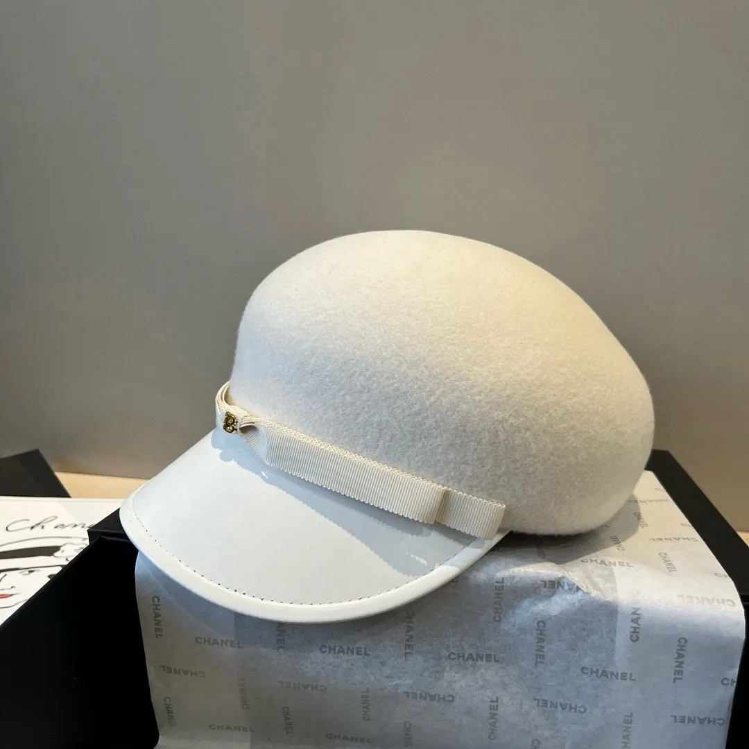 💰190¥ White Balenciaga new duck bill military cap, 100% wool 🦙% head circumference 57cm adjustable