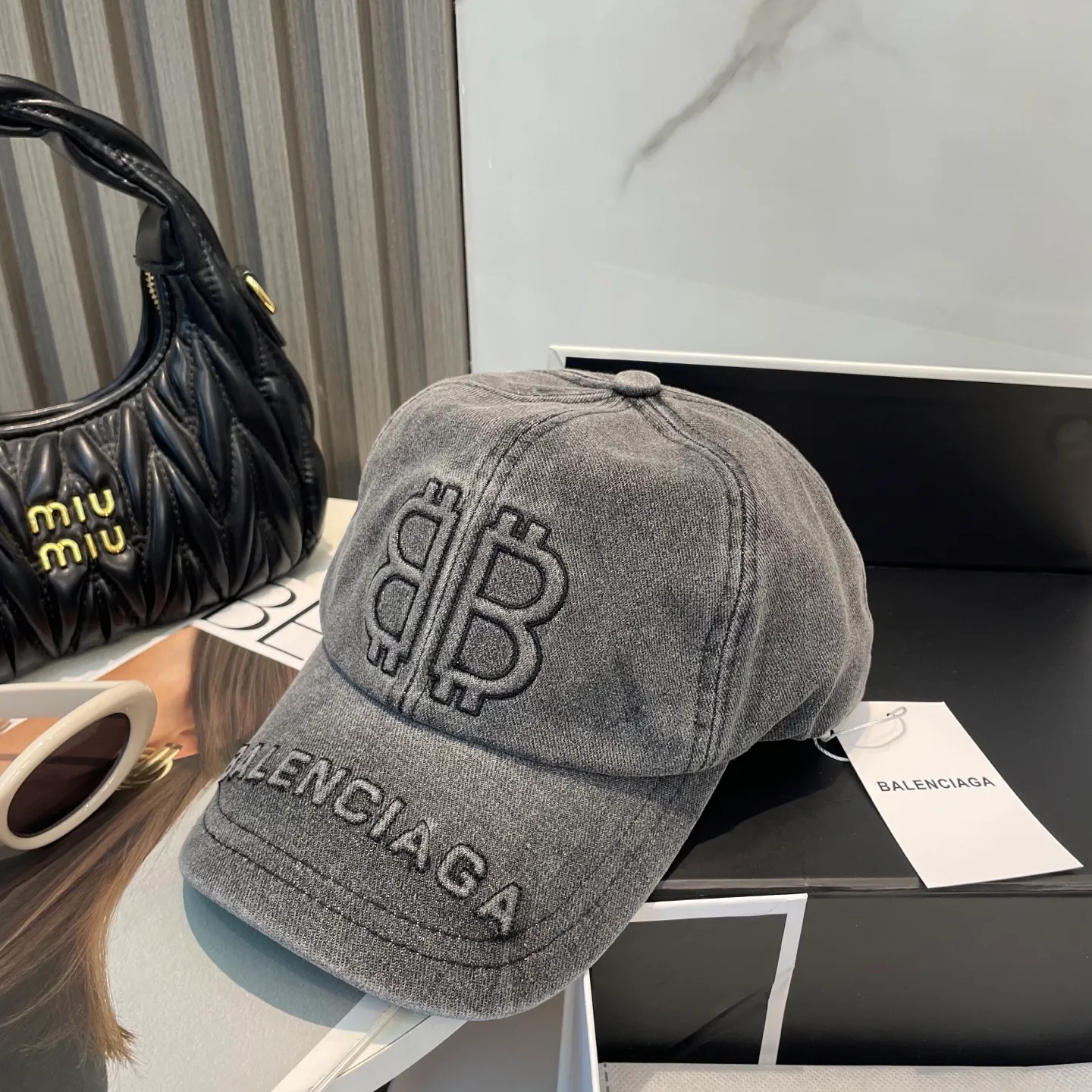 P60 BALENCIAGA Balenciaga's new washed denim baseball cap, cool colors, different styles for men and women, the first batch will be shipped first! A must-buy for Paris fans!