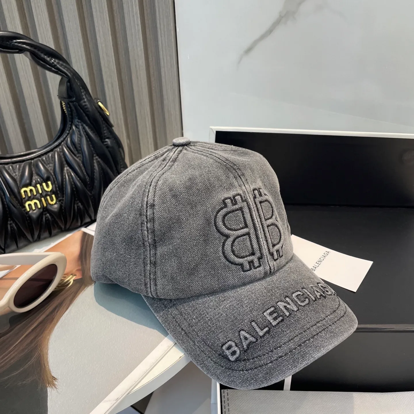 P60 BALENCIAGA Balenciaga's new washed denim baseball cap, cool colors, different styles for men and women, the first batch will be shipped first! A must-buy for Paris fans!
