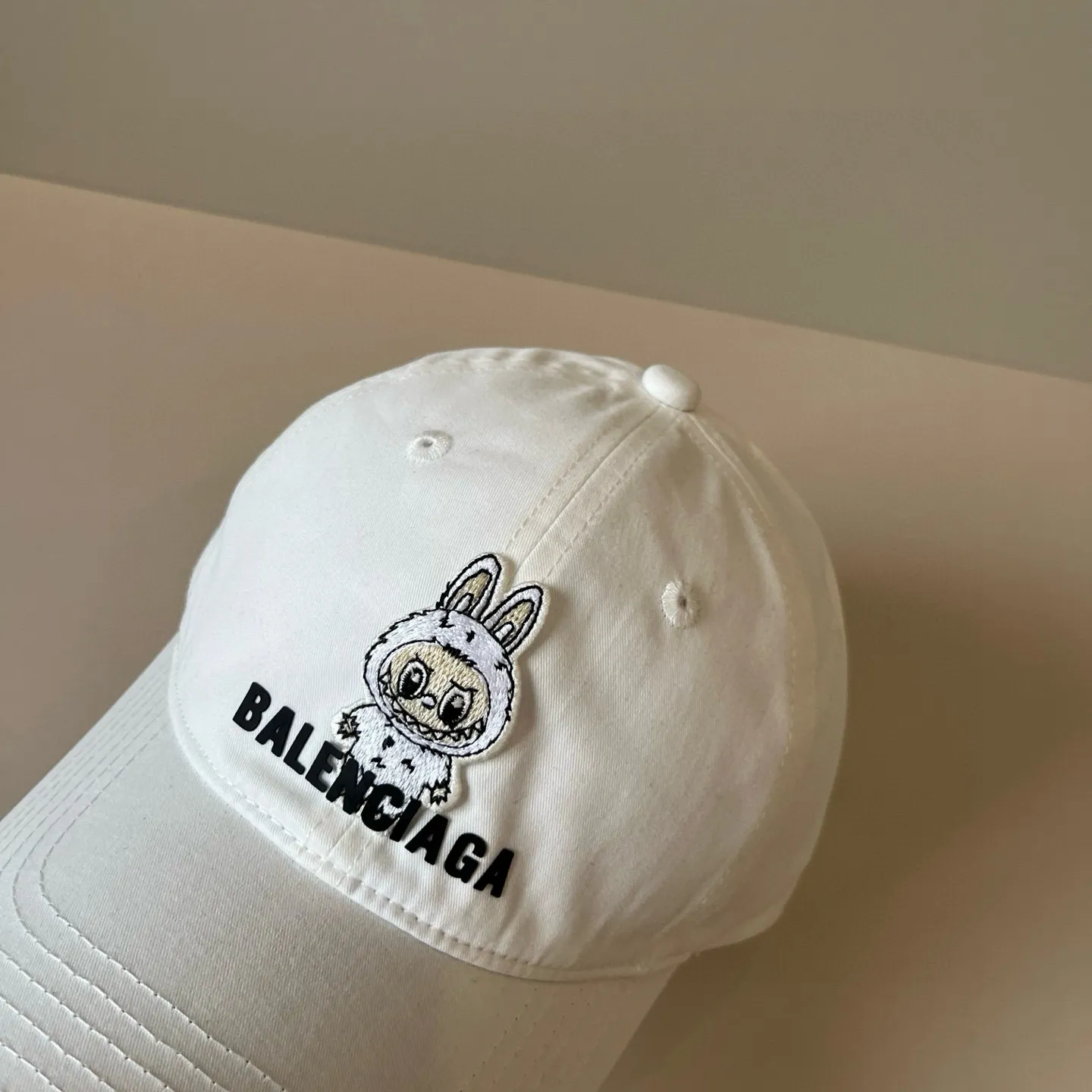 P56 BALENCIAGA new logo baseball cap, cool colors, different styles for men and women, the first batch will be shipped first! A must-buy for Paris fans!