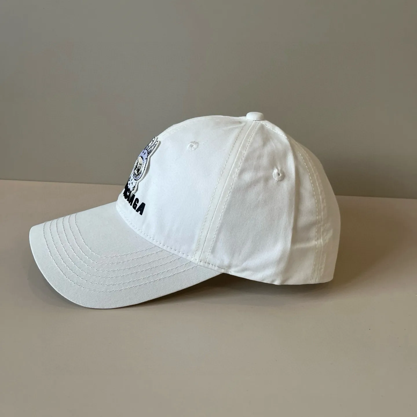 P56 BALENCIAGA new logo baseball cap, cool colors, different styles for men and women, the first batch will be shipped first! A must-buy for Paris fans!