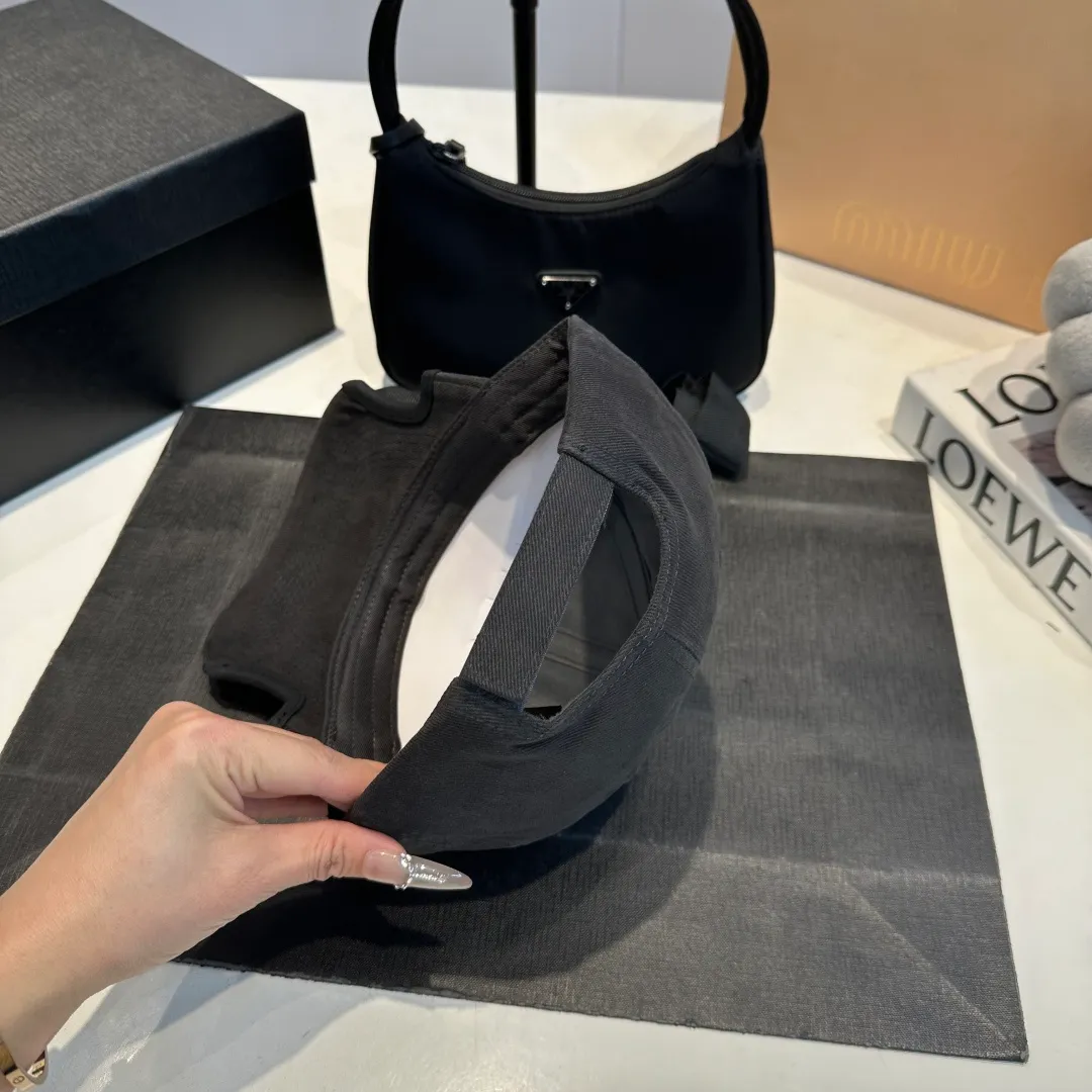 P70 Balenclaga new baseball cap, ready for delivery in seconds🧢Simple, fashionable, super invincible and beautiful hat! Couple style! Advantages of original items compared to other hats