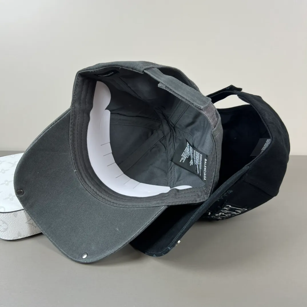60💰BALENCIAGA Balenciaga’s new logo baseball cap, cool colors, different styles for men and women, the first batch will be shipped first! A must-buy for Paris fans!
